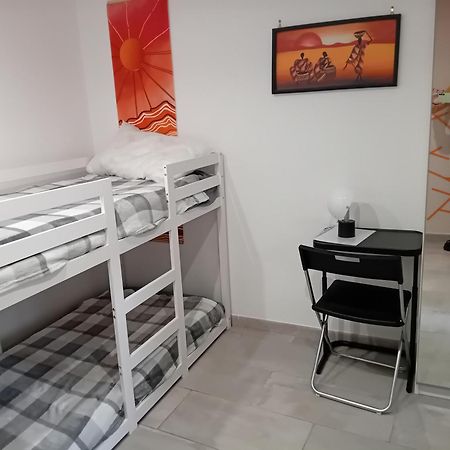 Room In Historical City Centre With Private Bathroom Catania Bagian luar foto