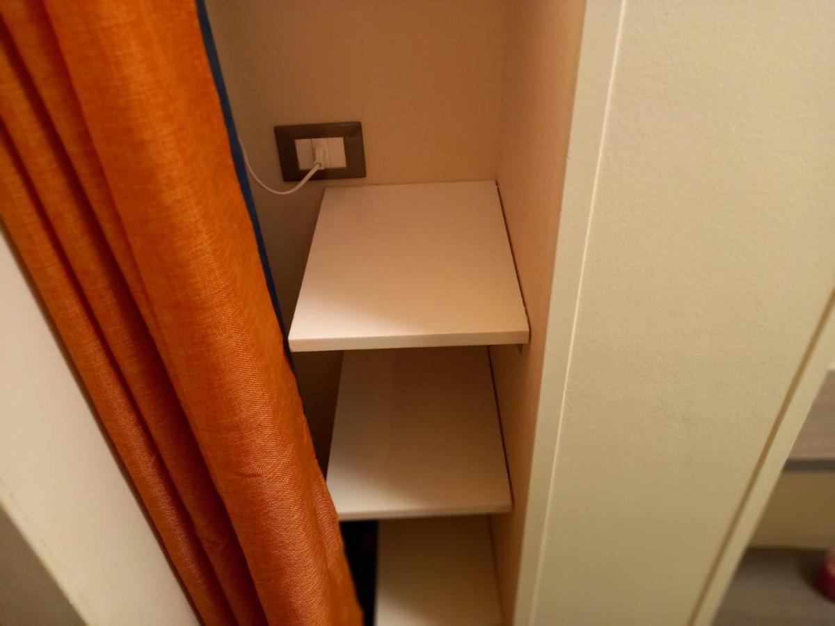 Room In Historical City Centre With Private Bathroom Catania Bagian luar foto