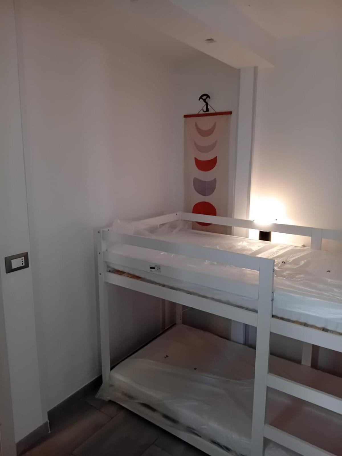 Room In Historical City Centre With Private Bathroom Catania Bagian luar foto